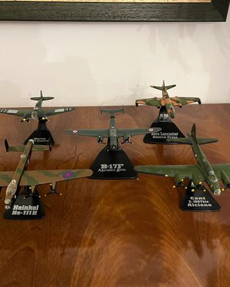 Modellini aerei militari in metallo da collezione