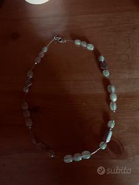 Collana elegante con perle in pietra