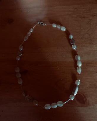 Collana elegante con perle in pietra