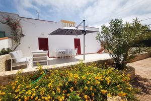 Villa Cristina con ampi spazi a 150 metri dal mare