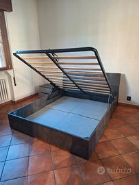 Letto matrimoniale con cassettone
