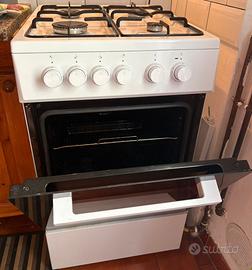 Macchina del gas con forno compreso
