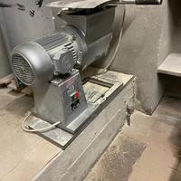 Grattugia elettrica professionale.