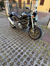 Moto Ducati Monster S4