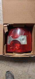 faro posteriore Passat sw 2001