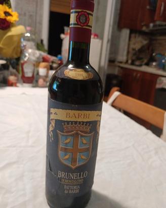 Bottiglia di vino rosso Brunello Di Montalcino 