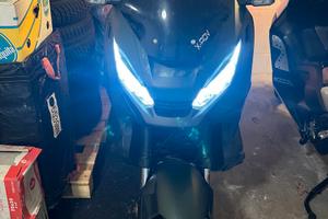 Honda X-ADV 750 DCT 2019 | 21.870 km | MIVV NUOVO
