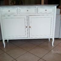 Mobile nuovo in stile shabby