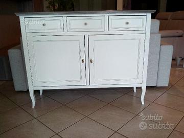 Mobile nuovo in stile shabby