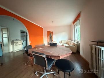 4 LOCALI A IVREA