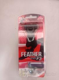 Rasoio Feather F3 con lamette 