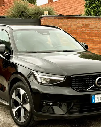 VOLVO XC40 2.0(benz) aut.-Led,Navi-Garanzia-2023