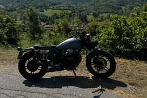 Moto Guzzi v65 Florida bobber - cafe racer