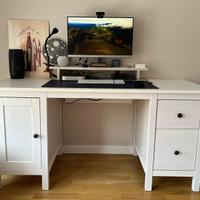 Scrivania Ikea Hemnes