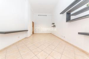 LOCALE COMMERCIALE IN VIA FABRIZIO LUSCINO!