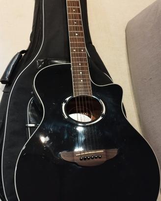 chitarra YAMAHA APX 500