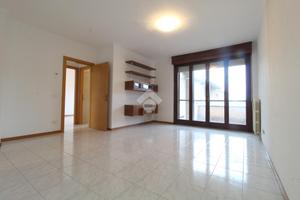 3 LOCALI A CADELBOSCO DI SOPRA