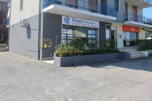 Locale commerciale - Castelnuovo del Garda