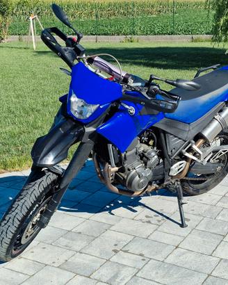 Yamaha XT 660 X con accessori