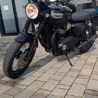 TRIUMPH BONNEVILLE T100 BLACK