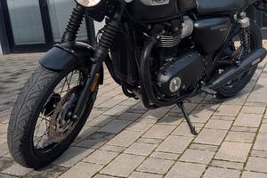 TRIUMPH BONNEVILLE T100 BLACK