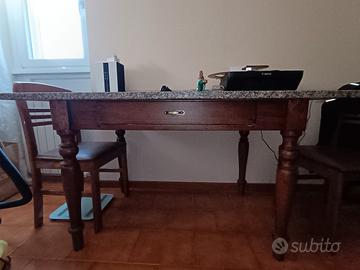 tavolo in marmo con 4 sedie