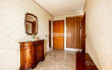 Casa indipendente con ampi spazi e giardino privat