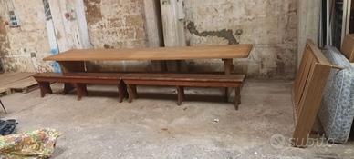 tavolo in legno massiccio con panche