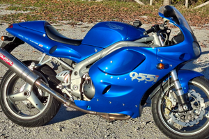 Triumph Daytona 955i con CRS a libretto