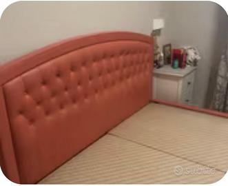 Letto Frau in pelle