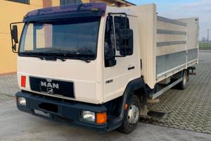 Autocarro MAN 8-163L del 2000 con sponda idraulica