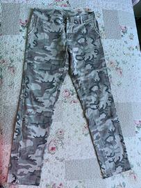 Pantaloni da donna fantasia mimetica