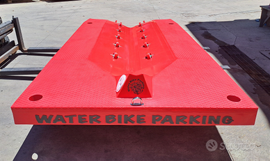 Piattaforma moto d'acqua