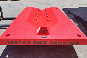 Piattaforma moto d'acqua