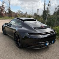 Porsche 911 carrera 4s (992)