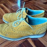 Scarpa all'inglese disegno coda di rondine