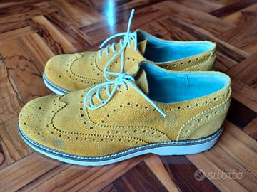 Scarpa all'inglese disegno coda di rondine