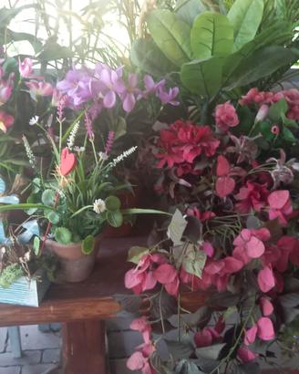 VASI DI FIORI  FINTI IN PLASTICA