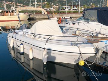 Ranieri Shadow 22 (2015) - Suzuki 200