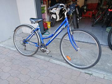 bici donna città Torpado cerchi da 28 usata 