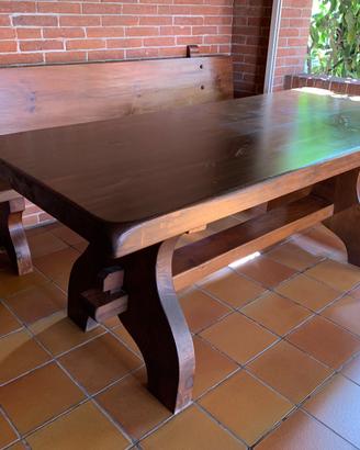 Tavolo e panca in legno di noce massello