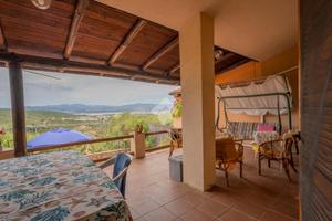 VILLA A SCHIERA CENTRALE A OLBIA