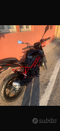 Moto Benelli 125 bn