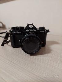macchina fotografica Yashica e accessori