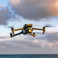 DJI Mavic 3 Pro Fly More Combo con DJI RC