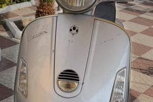 Vespa gts 250