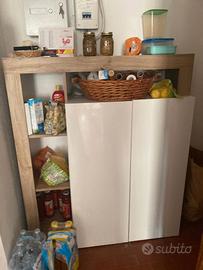 dispensa/letto/materasso/frigo/armadio e 4 sedie