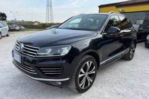 Volkswagen Touareg 3.0 TDI 262 CV R-Line