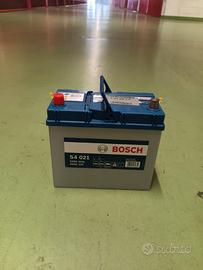 Batteria Bosch S4 021 NUOVA mai usata