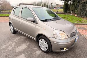 Toyota Yaris 1.0i neopatentati 5porte
